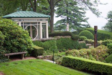 Bahçeli güzel Rockefeller malikanesi 