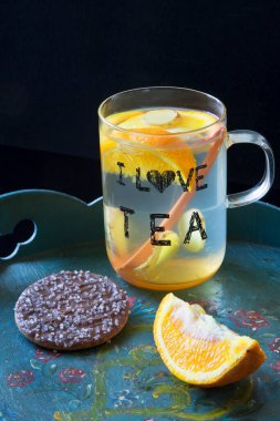 Taze meyve ve meyveli limon suyu.