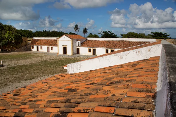 Viejo Edificio Blanco Los Trópicos Tiro Viaje —  Fotos de Stock