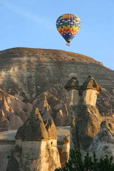 Sıcak Hava Balonları Gökyüzünde Kapadokya — Stok fotoğraf