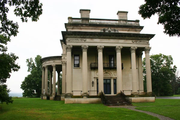 Hermoso Vanderbilt Triple Palace Con Jardín —  Fotos de Stock