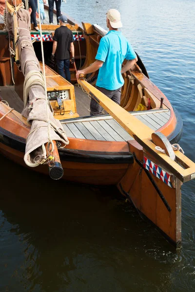 Details Des Hölzernen Fischerbootes Auf Dem Wasser Der Fischer Auf — Stockfoto