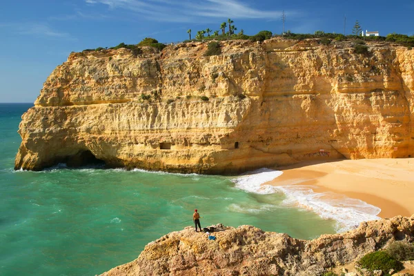 Homme Pêchant Sur Les Rochers Bord Mer — Photo