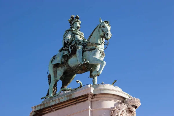 Grande Monumento Luz Solar Brilhante Com Céu Azul Fundo — Fotografia de Stock