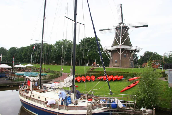Canali Tipici Dei Paesi Bassi — Foto Stock