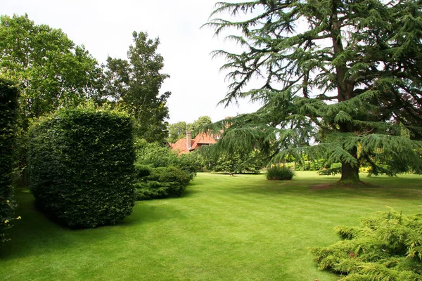 Beautiful Estate Garden View — Stock Photo, Image