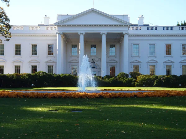 Beyaz Saray Manzarası Yeşilliklerle Çevrili Washington Abd — Stok fotoğraf