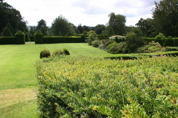 Beautiful Estate Garden View — Stock Photo, Image