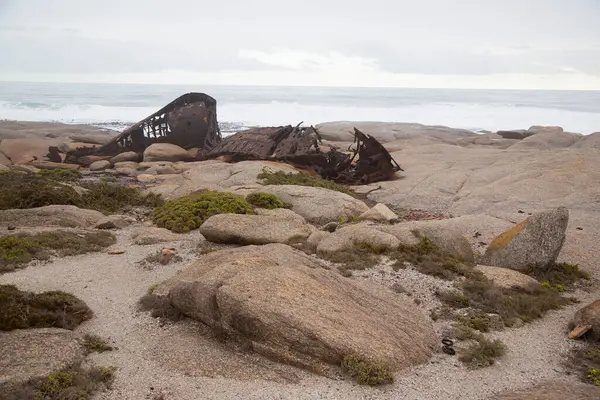 Gammal Rostig Metall Tankfartyg Havet — Stockfoto