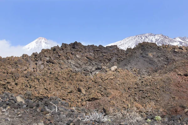 Hermosa Escena Natural Con Montañas Nevadas —  Fotos de Stock