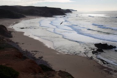 Portekiz 'in batı kıyısındaki güzel deniz manzarası
