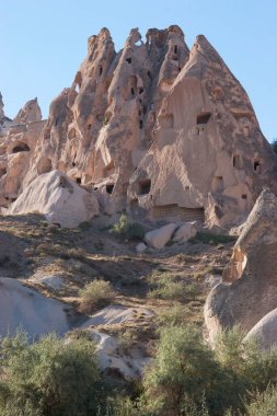 Kapadokya Türkiye 'nin ünlü antik kaya evleri
