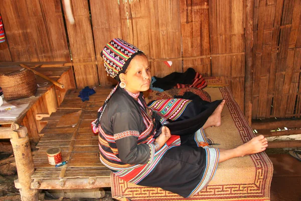 Traditionelle Thailändische Frau Einem Kleid — Stockfoto