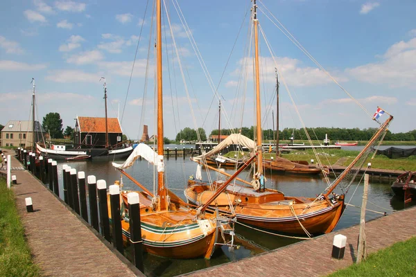 Drewniane Łodzie Kanałach Holandii — Zdjęcie stockowe