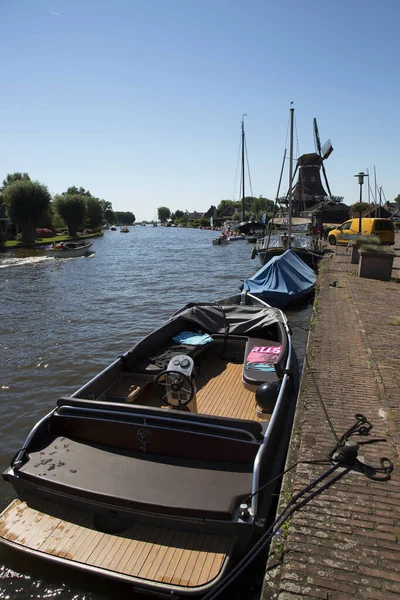 Båtar Kanalen Vacker Utsikt — Stockfoto