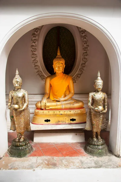 Piękny Złoty Posąg Buddy Świątyni Tajlandii — Zdjęcie stockowe