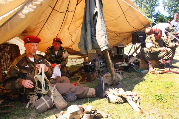 Simulated Battle Wars Historical Costumes Old Cars — Stock Photo, Image