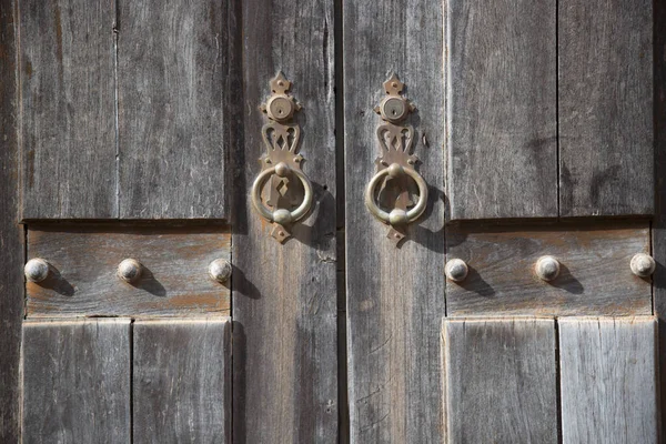 Oude Houten Deur Metalen Poort — Stockfoto