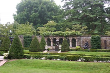 Bahçeli güzel Rockefeller malikanesi 