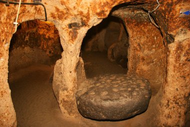 Bizans döneminden kalma tarihi yeraltı şehirleri Kapadokya hindisi, oturma odası, kilise, koridor, depolama ve daha fazlası.