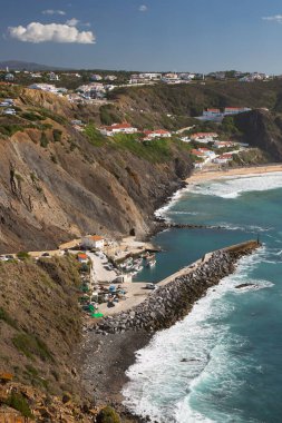 Portekiz 'in batı kıyısındaki güzel deniz manzarası