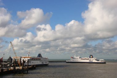 Güzel şehir limanının manzarası 