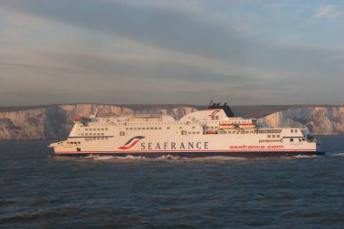 Deniz manzarası ve gemi.