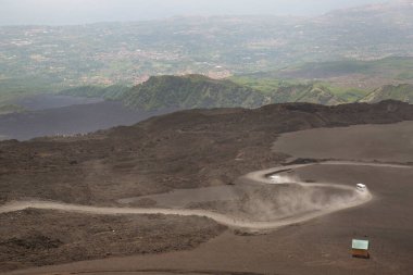 Çöldeki dağların manzarası