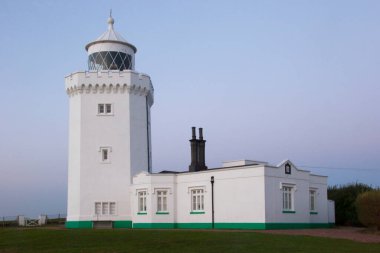 Sahildeki deniz feneri