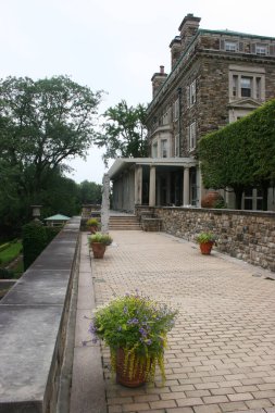 Bahçeli güzel Rockefeller malikanesi 