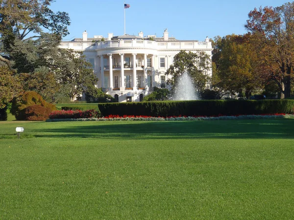 Beyaz Saray Manzarası Yeşilliklerle Çevrili Washington Abd — Stok fotoğraf