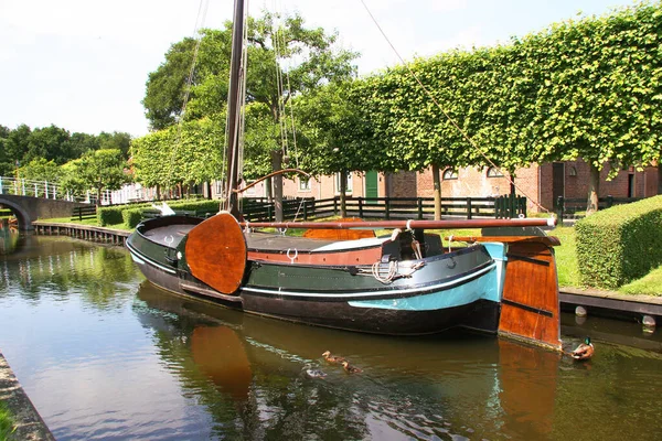 Dřevěné Lodě Kanálech Holandsku — Stock fotografie