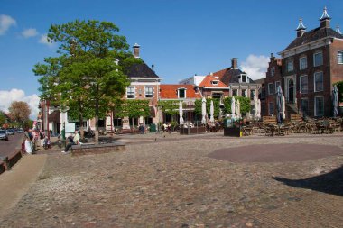 Amsterdam, Hollanda 'daki güneşli sokak sahnesi