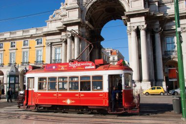 Şehrin sokak manzarası 