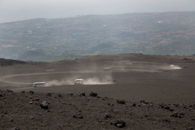 Ölü çöl vadisinin volkanı.