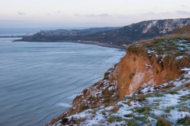 Deniz kıyısının güzel manzarası