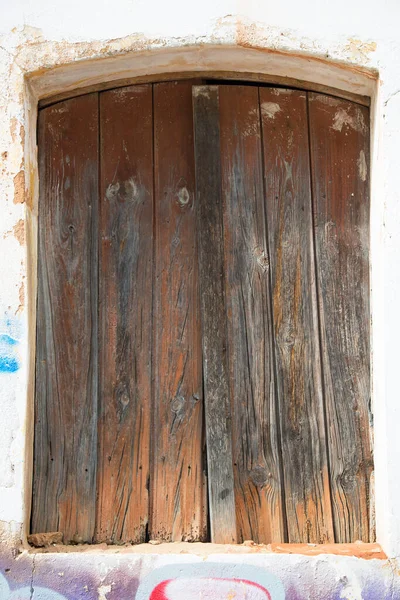 Крупним Планом Старі Дерев Яні Двері Вікно Синьою Фарбою — стокове фото