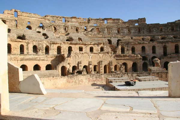 Turist manzarası, kasabanın eski kalıntıları.