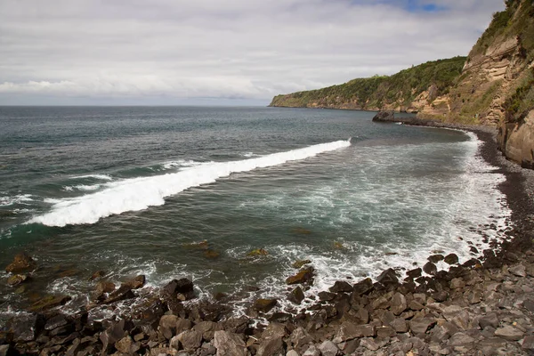 Deniz kıyısının güzel manzarası