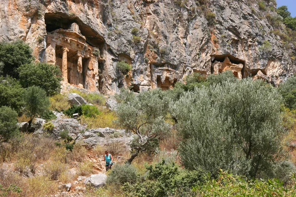 リュキアの岩の墓 古代都市カウノスの岩の埋葬場所 ダリアンデルタ トルコエーゲ海 トルコ — ストック写真