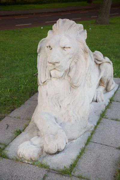 Λιοντάρι Παλιό Πέτρινο Γλυπτό — Φωτογραφία Αρχείου