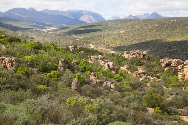 Formação Rochosa Erodida Típica Topo Uma Passagem Montanha Deserto Karoo — Fotografia de Stock