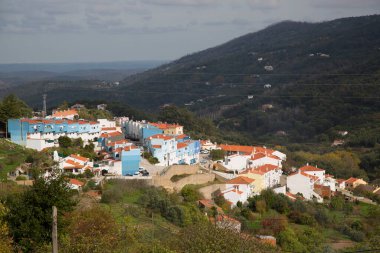 Monchique belediyesi Serra de Monchique 'de yer almaktadır ve Monchique kenti ile birlikte bir turizm merkezidir.