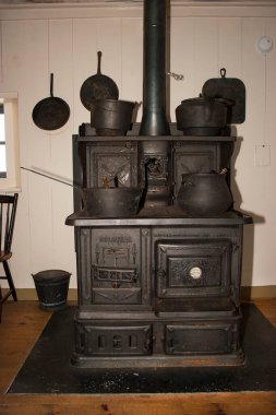 Eski mutfak aletleri.