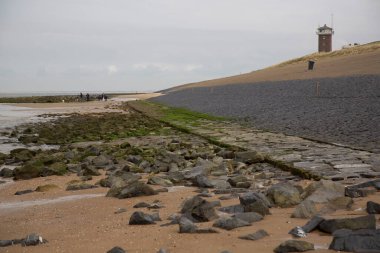 Sahildeki deniz feneri