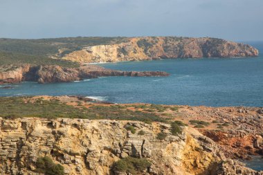 Deniz kıyısının güzel manzarası