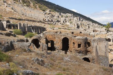Eski sahil şehri Anamurium 'un kalıntıları, kaleler, şehir duvarları. 