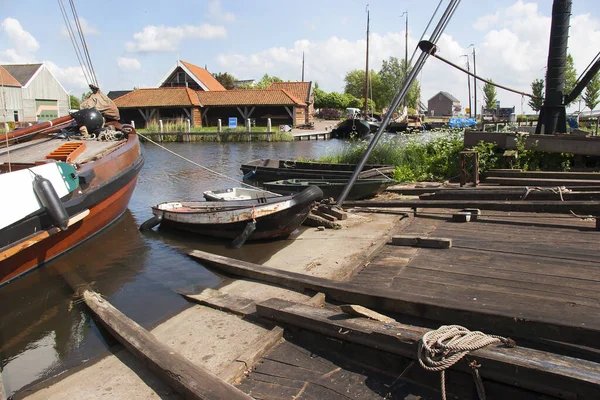 Weesp şehrinin gündüz manzarası, Hollanda