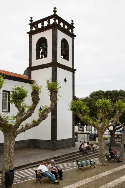 Akdeniz şehrinde güzel bir meydan 