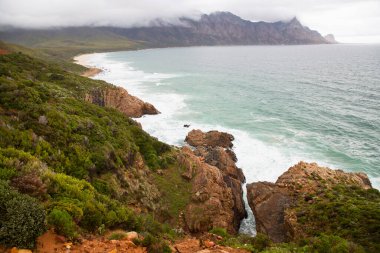 Deniz kıyısının güzel manzarası